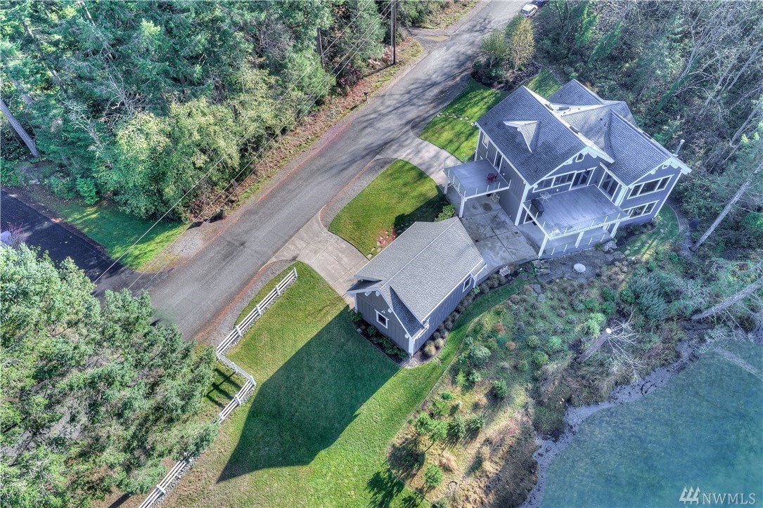 1122 13th Ave , Fox Island, WA 98333