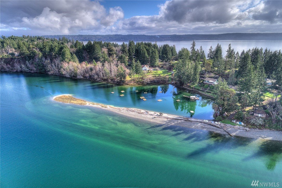 141 E Grape Dr , Grapeview, WA 98546