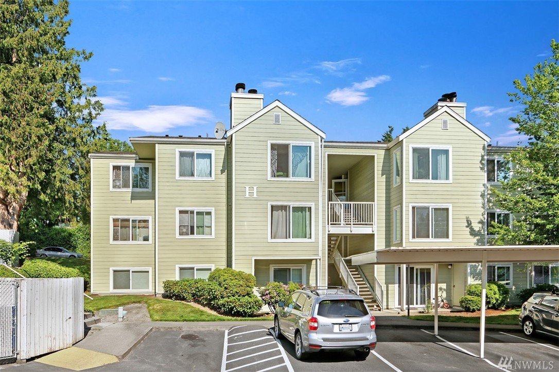 975 Aberdeen Ave NE, Renton, WA 98056