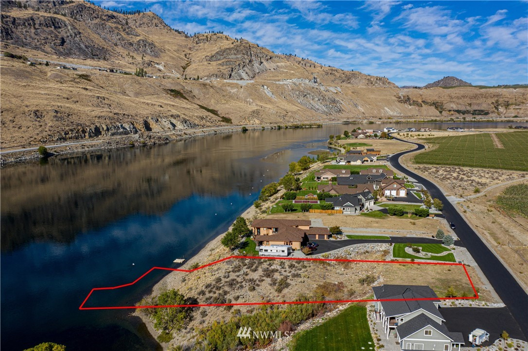 51 N Shore Drive, Orondo, WA 98843