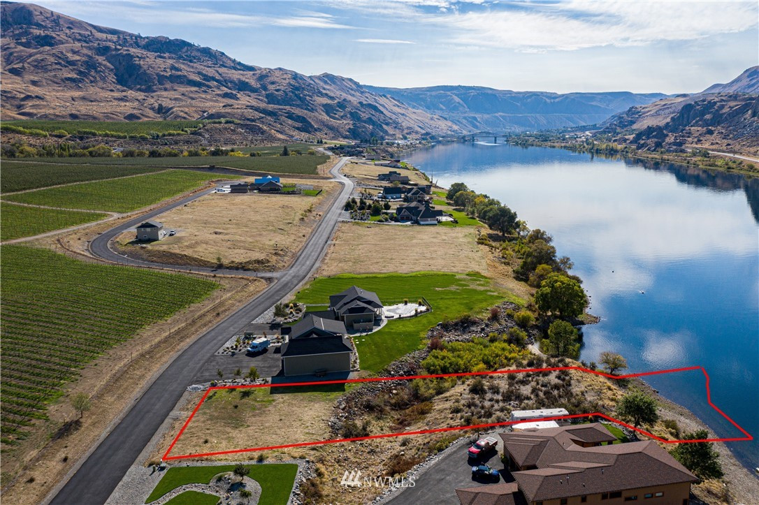 51 N Shore Drive, Orondo, WA 98843