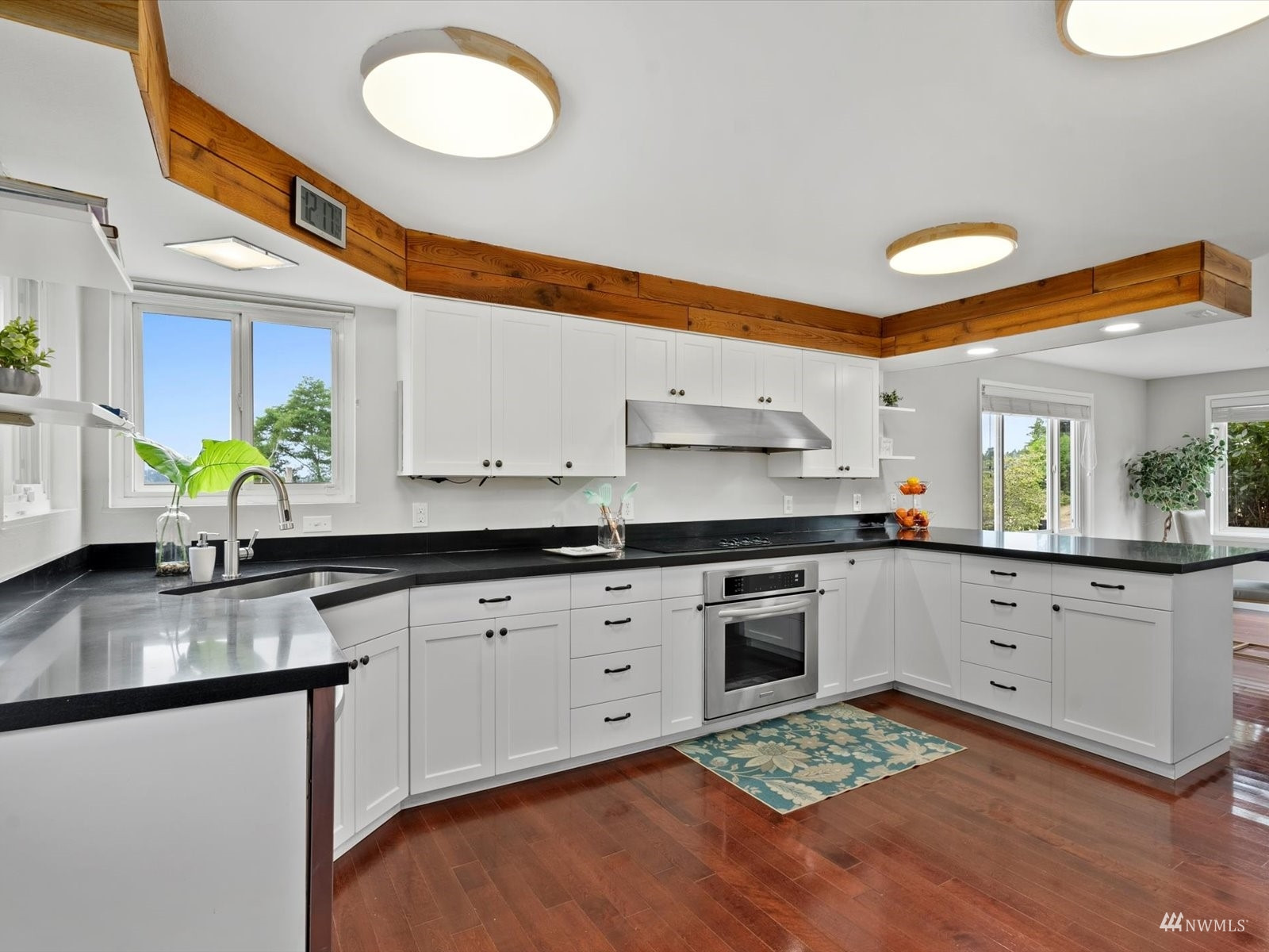 407 Grandey Way NE, Renton, WA 98056