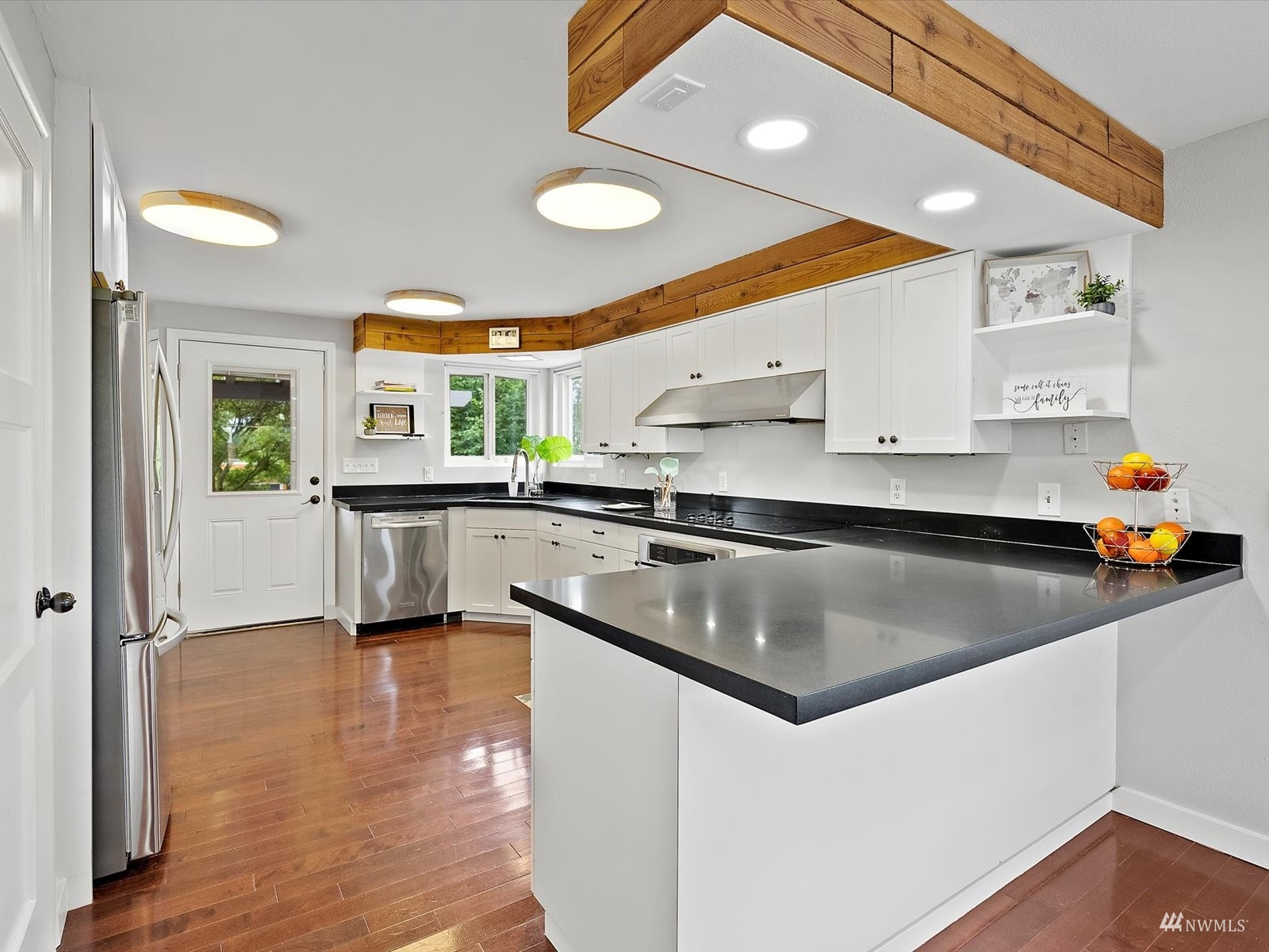 407 Grandey Way NE, Renton, WA 98056