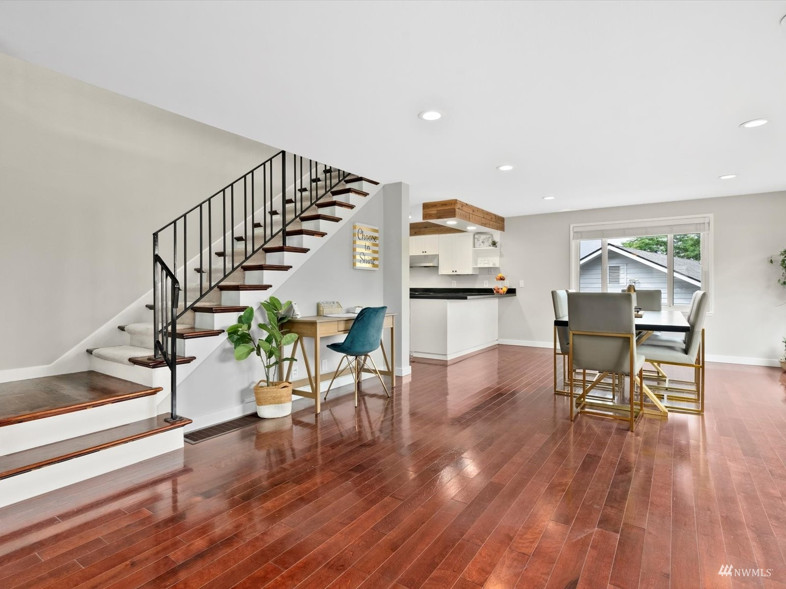 407 Grandey Way NE, Renton, WA 98056