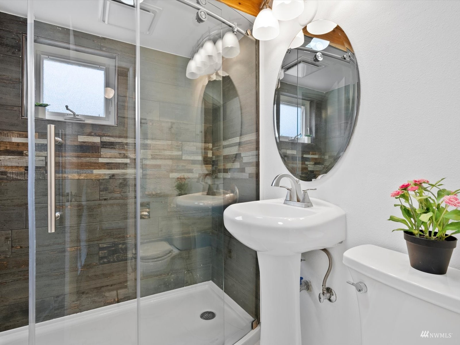 407 Grandey Way NE, Renton, WA 98056