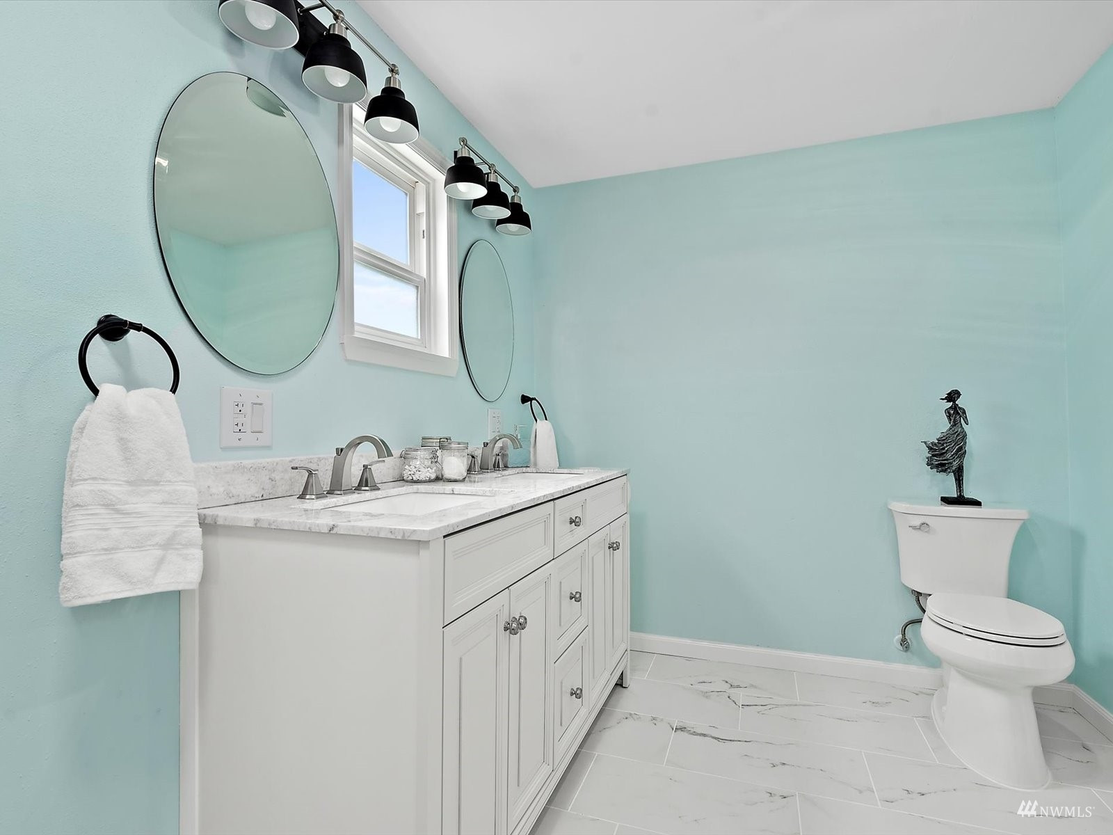 407 Grandey Way NE, Renton, WA 98056