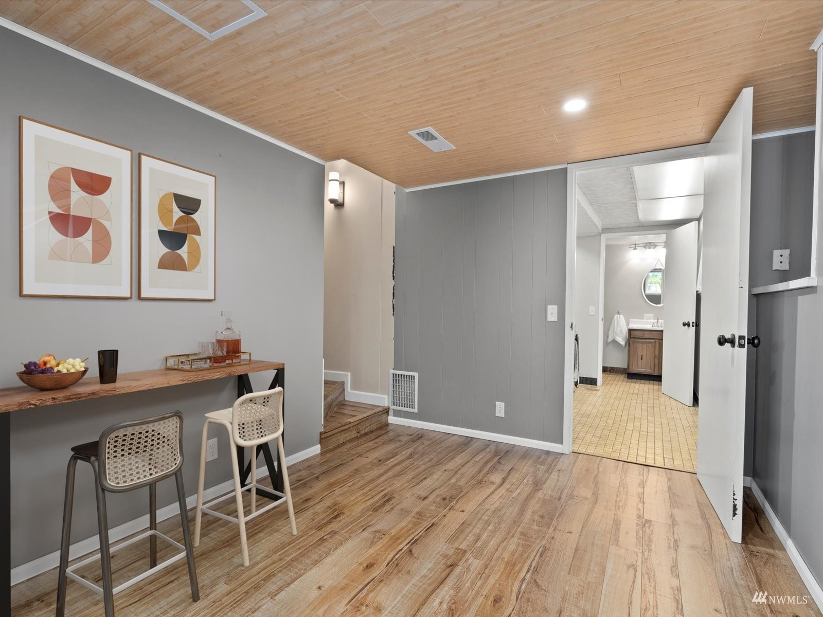 407 Grandey Way NE, Renton, WA 98056