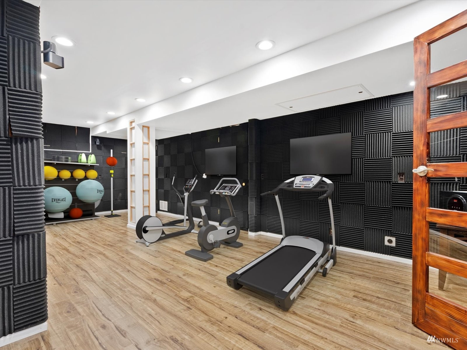 407 Grandey Way NE, Renton, WA 98056