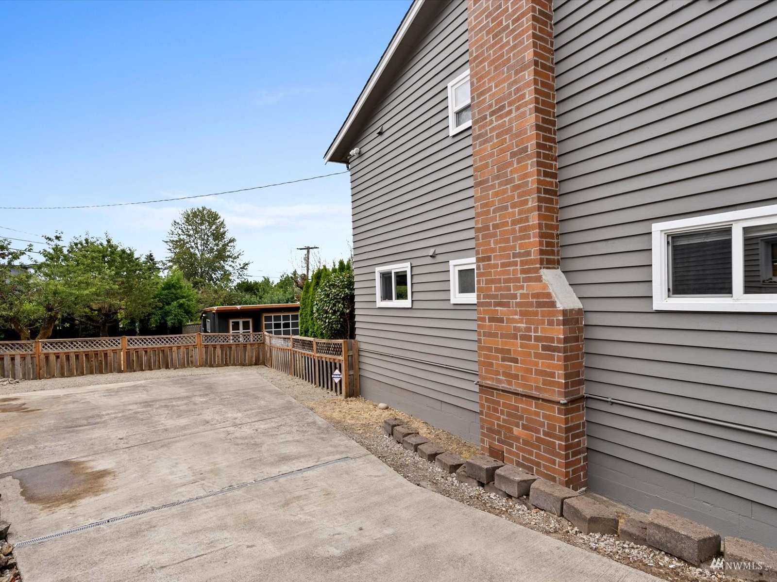 407 Grandey Way NE, Renton, WA 98056