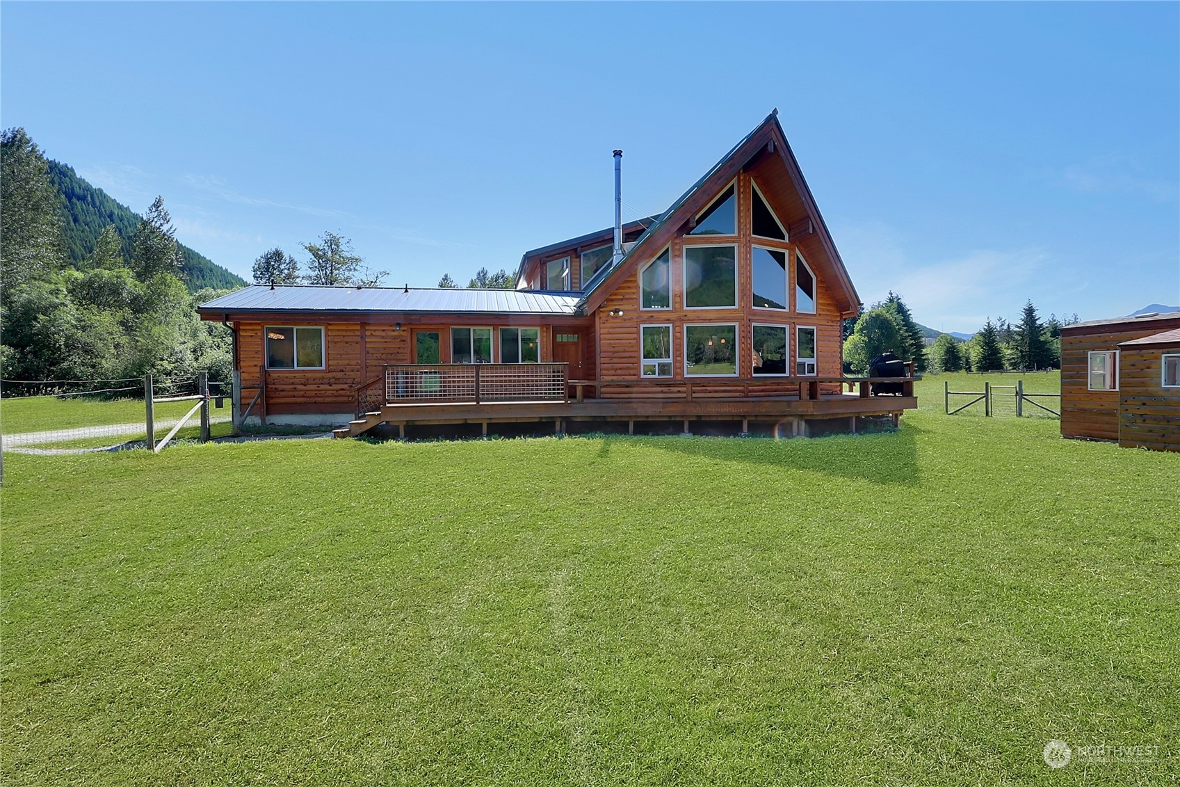 398 Pleasant Valley Road, Mineral, WA 98355