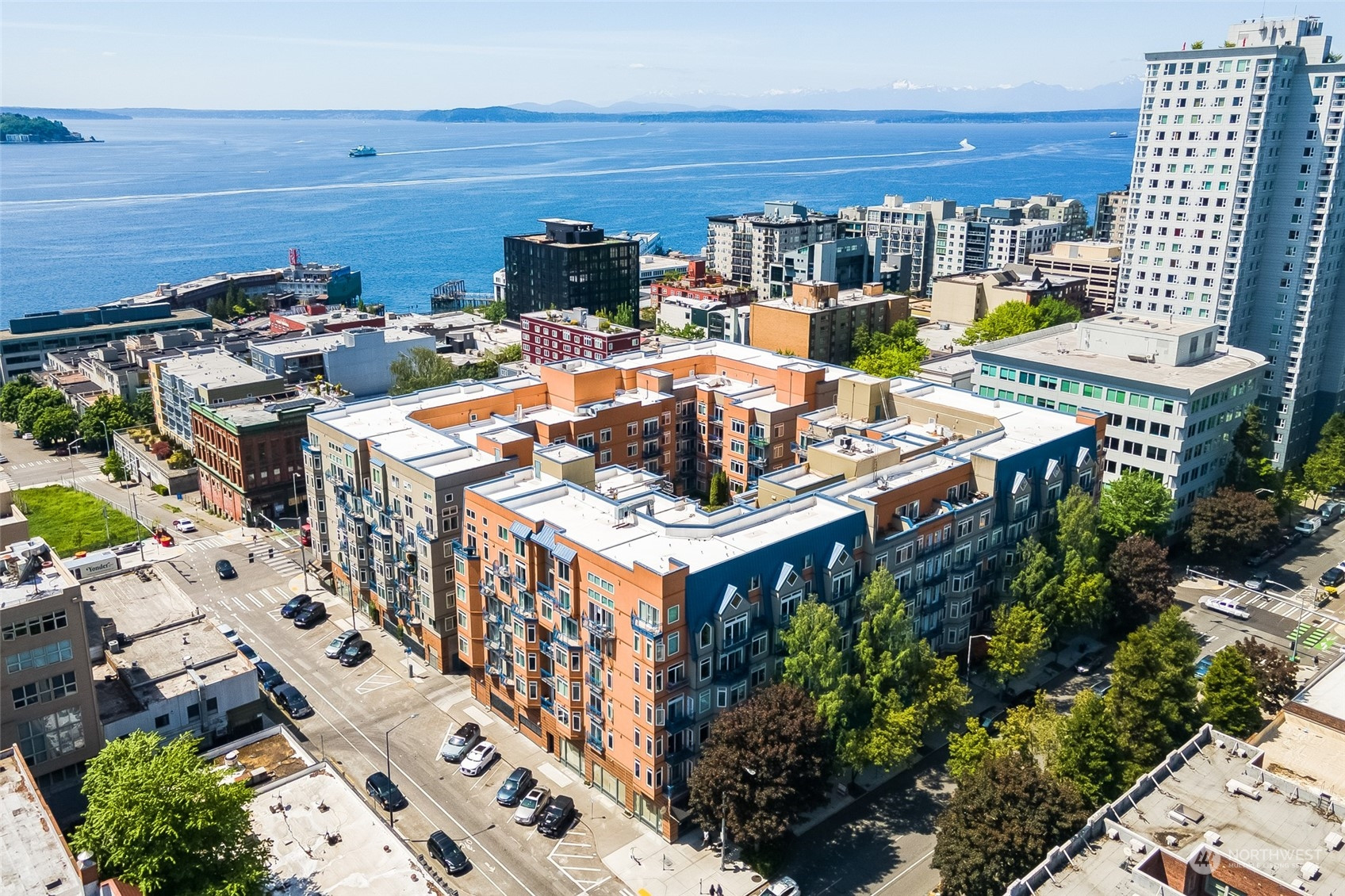 2415 2nd Avenue, Seattle, WA 98121