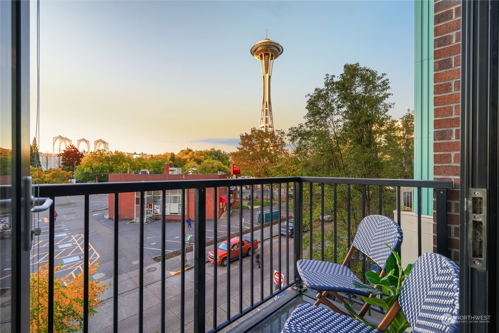 2720 3rd Avenue, Seattle, WA 98121