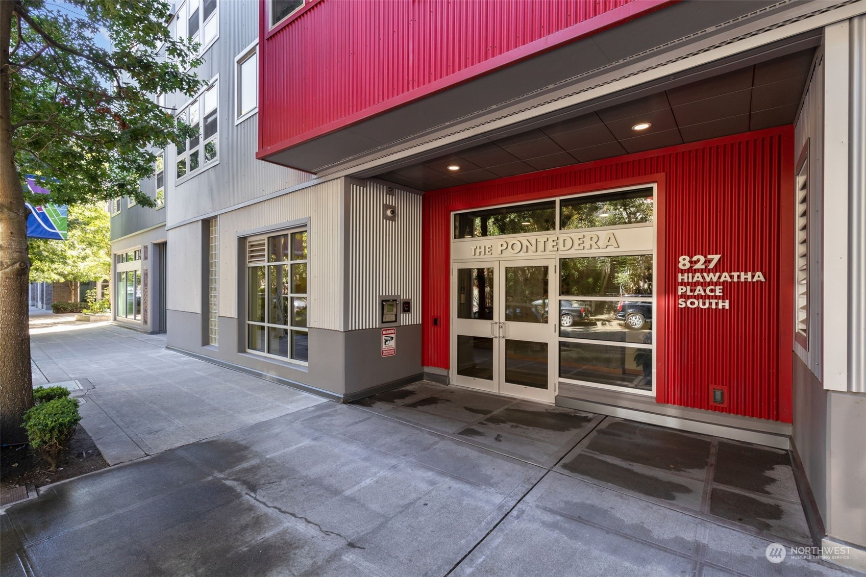 827 Hiawatha Place S, Seattle, WA 98144