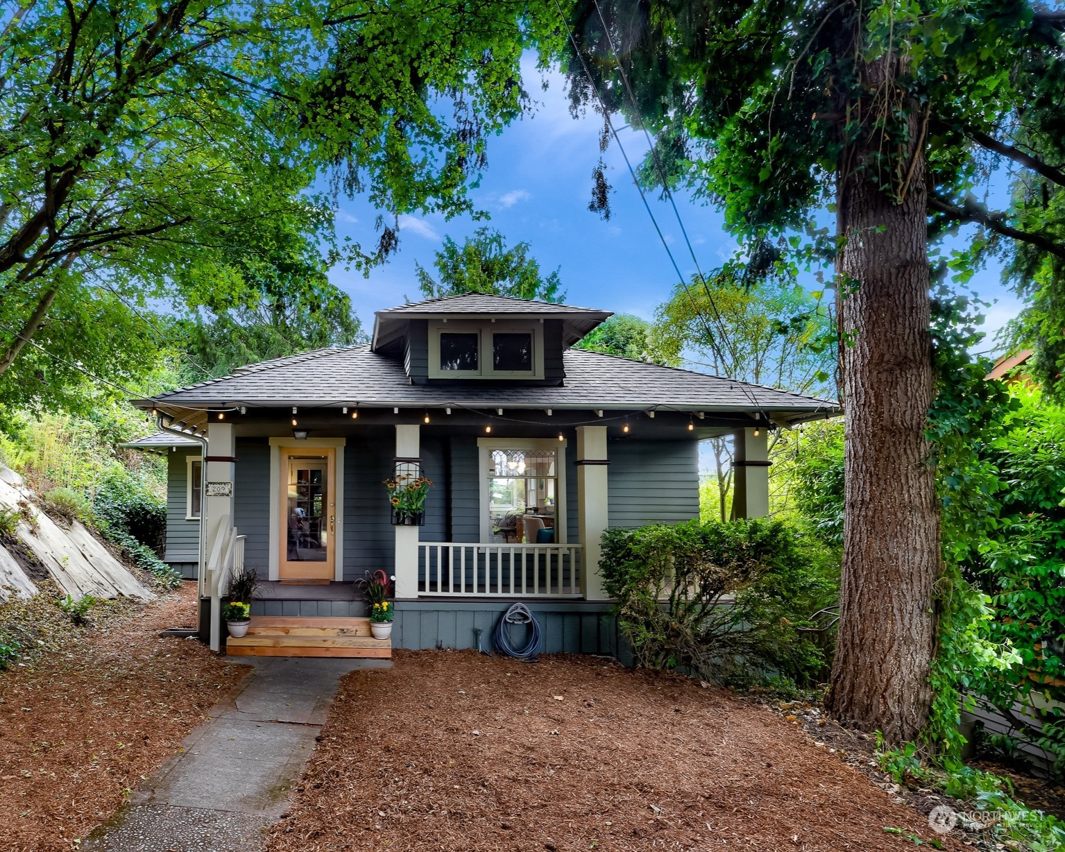 209 NW 60th Street, Seattle, WA 98107