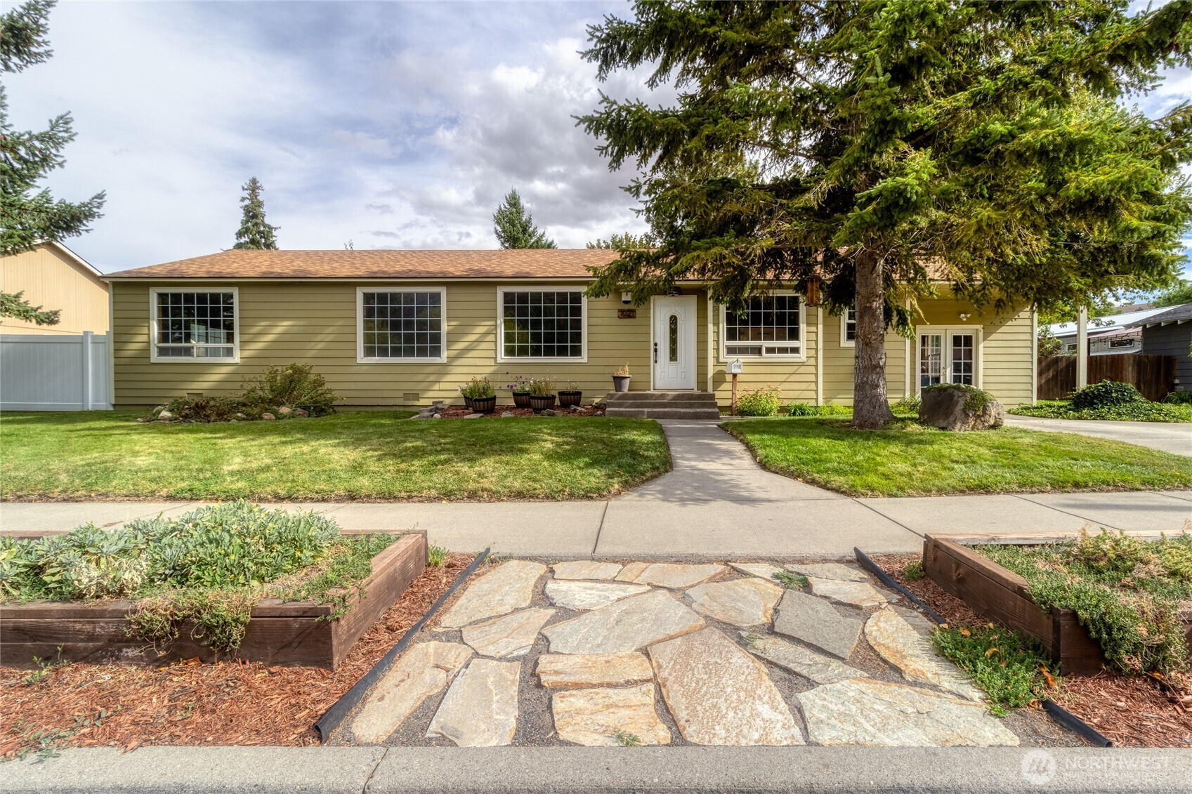 1021 S 3rd Street, Dayton, WA 99328