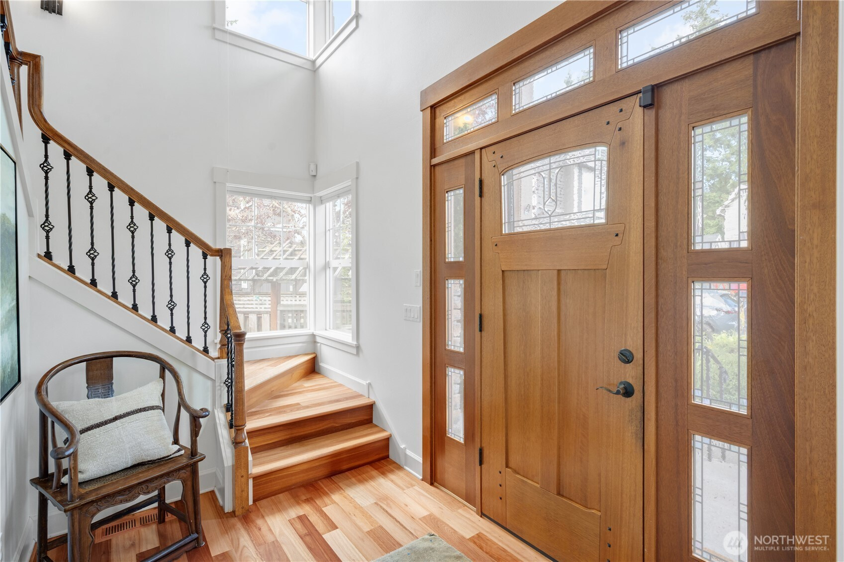 867 Taurnic Place NW, Bainbridge Island, WA 98110