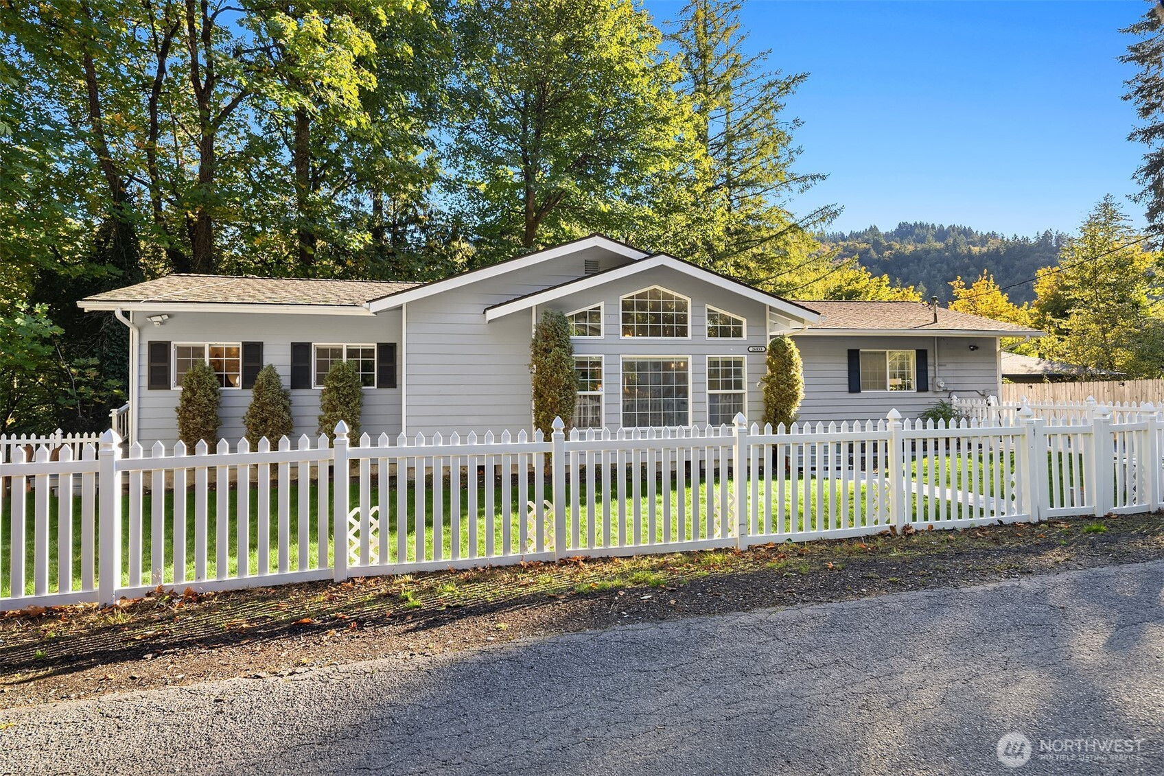 26833 SE 76th Place, Issaquah, WA 98027