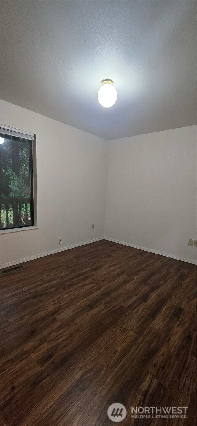 4104 Petersville Road NE, Bremerton, WA 98310