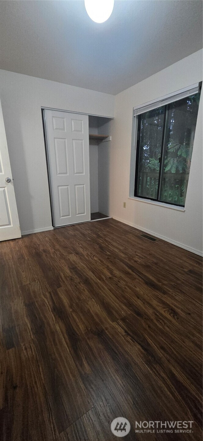 4104 Petersville Road NE, Bremerton, WA 98310