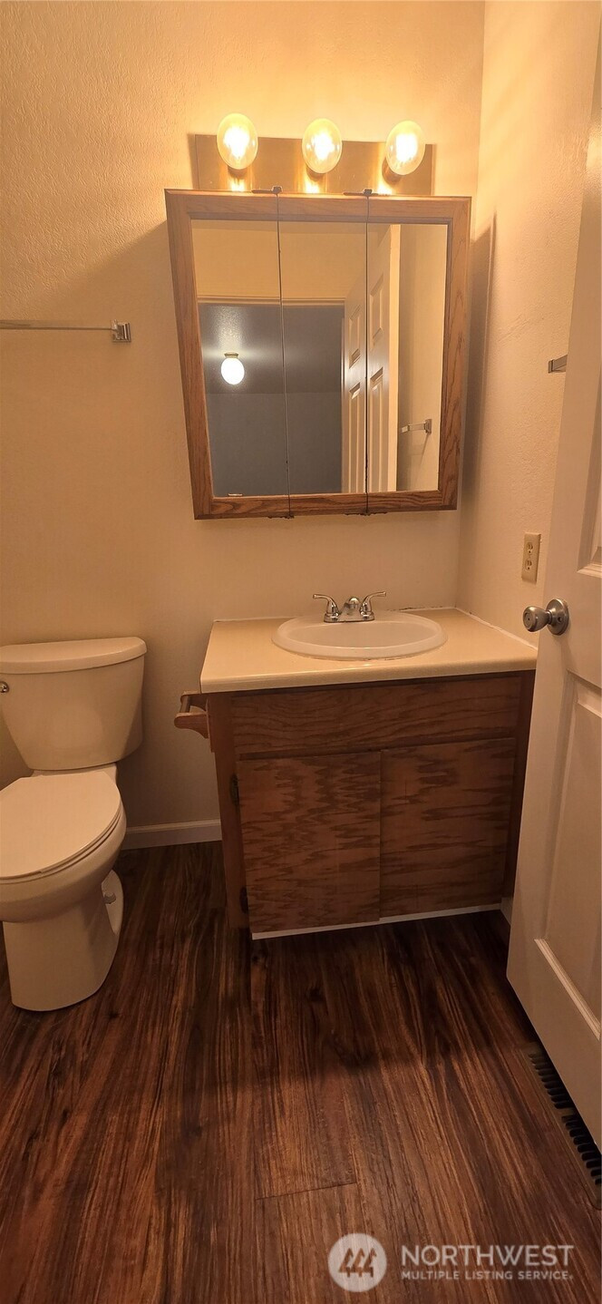 4104 Petersville Road NE, Bremerton, WA 98310