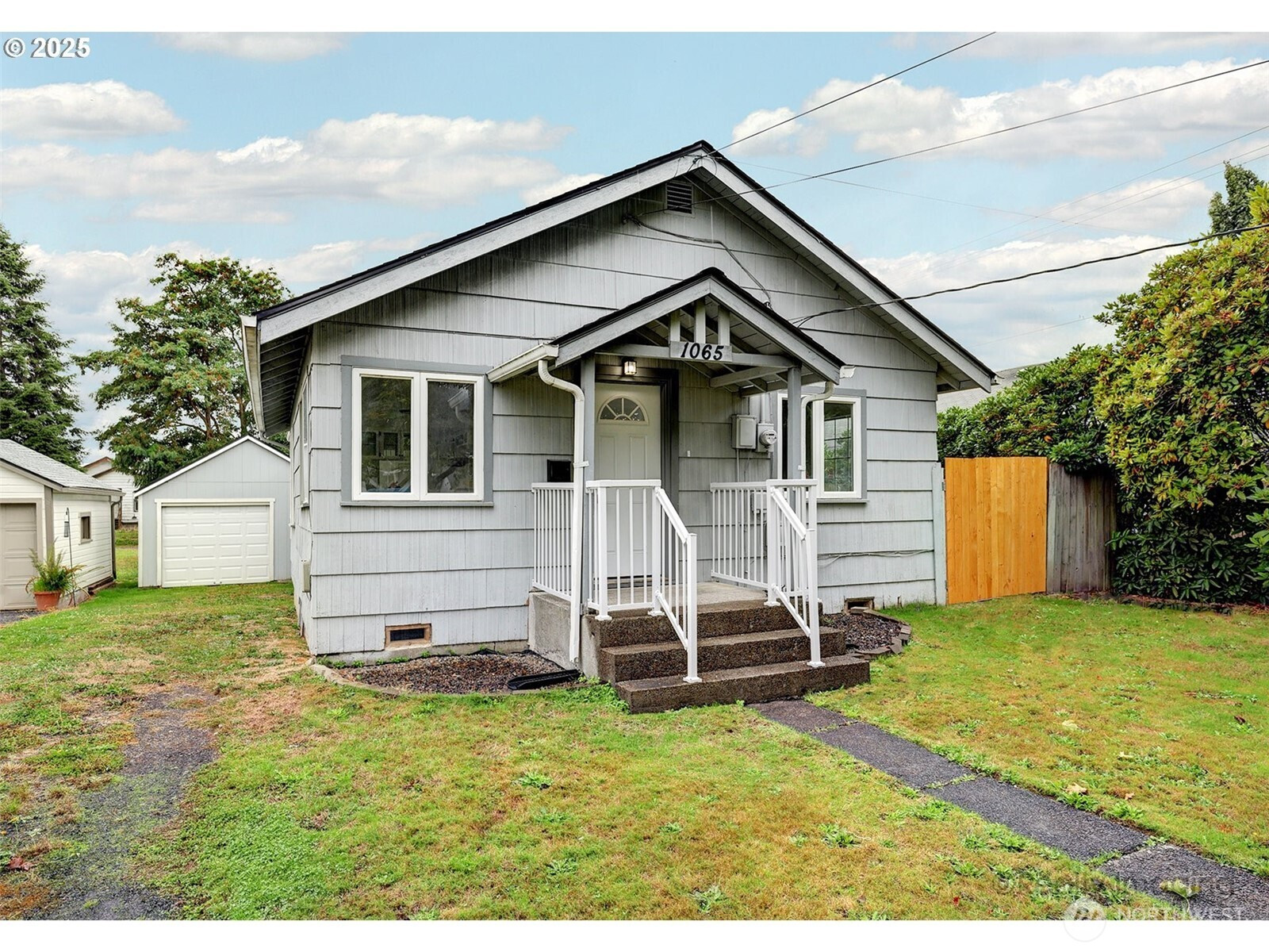 1065 8th Avenue, Longview, WA 98632