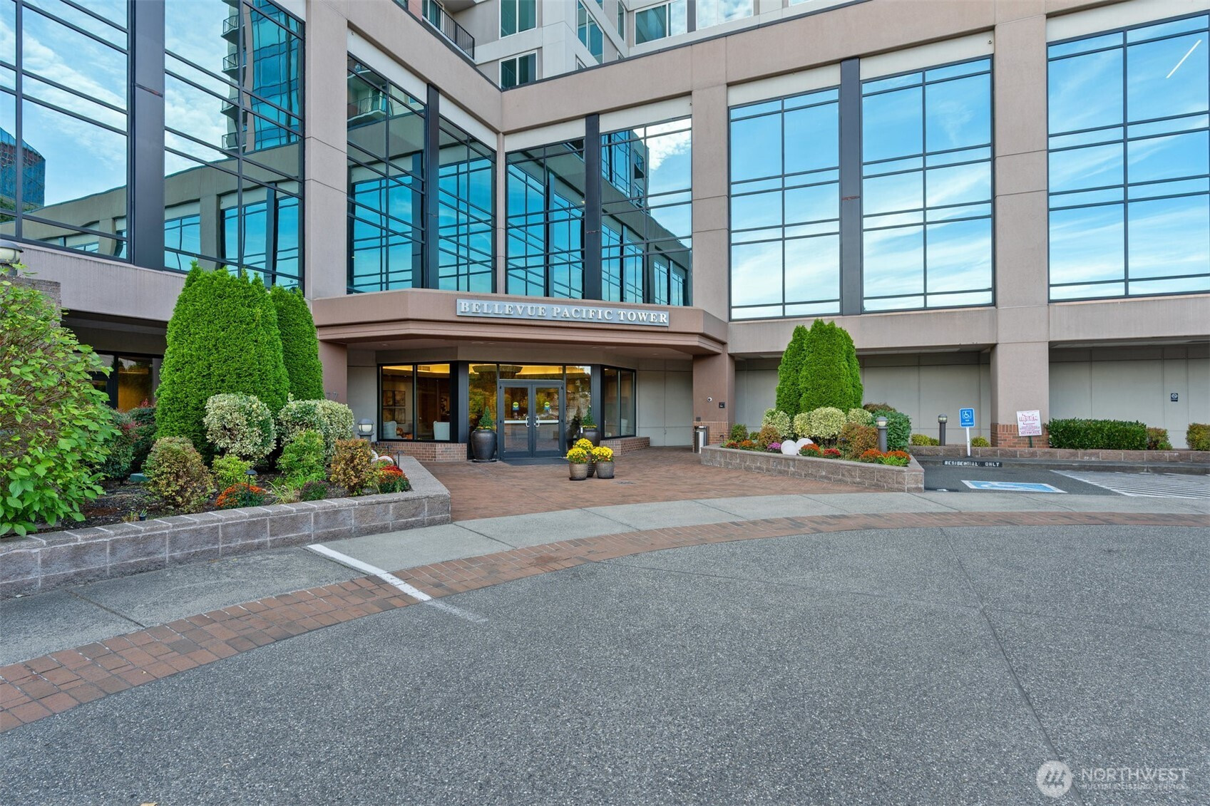 177 107th Avenue NE, Bellevue, WA 98004