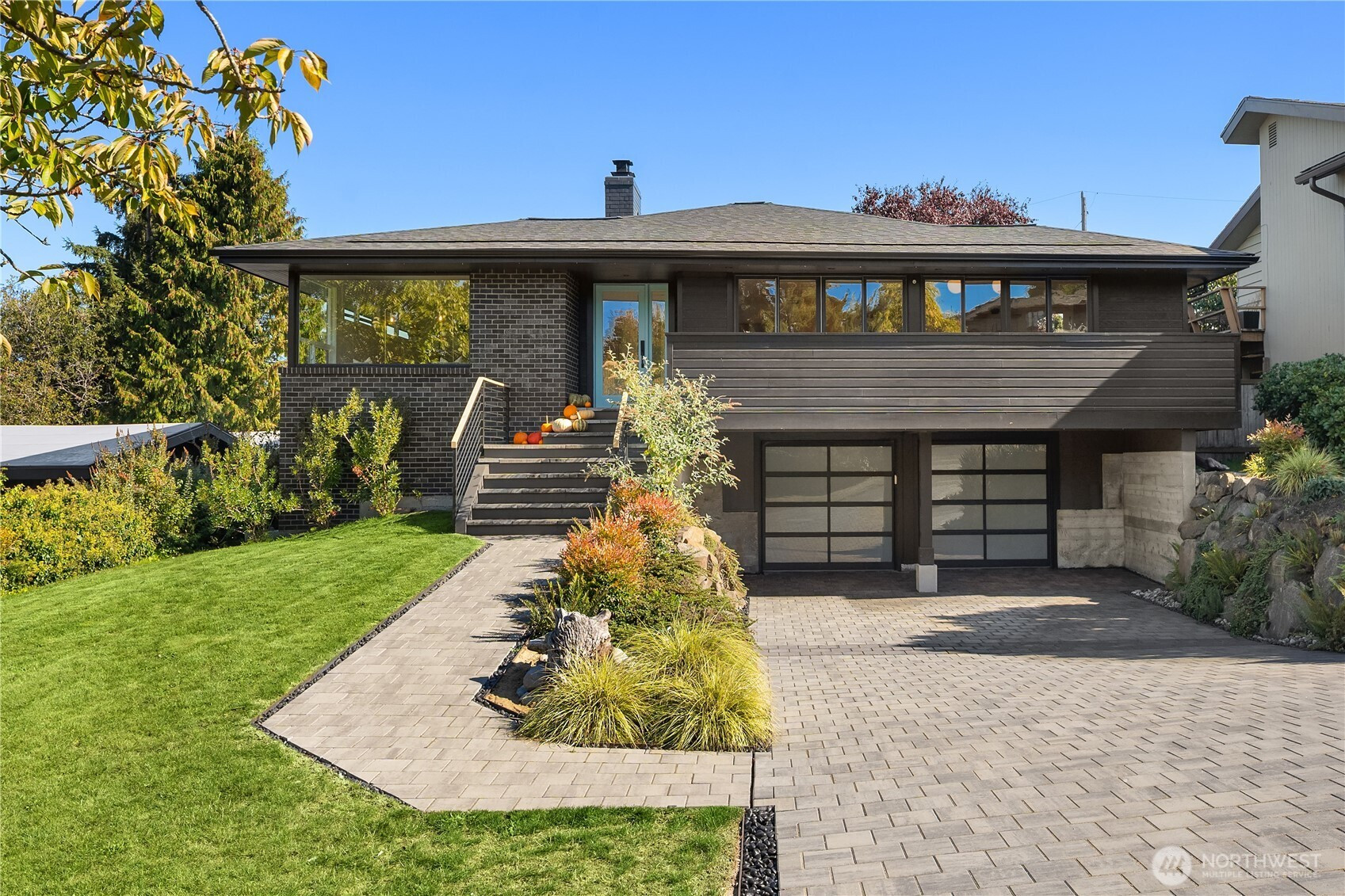 10706 12th Avenue NW, Seattle, WA 98177