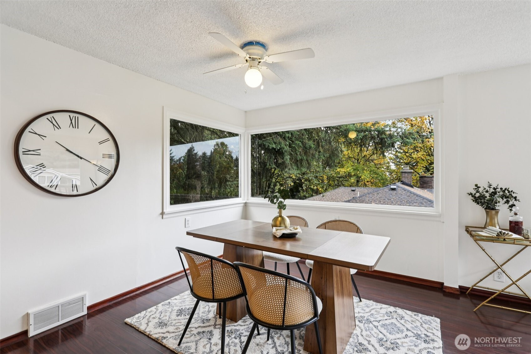 15827 42nd Avenue S, Tukwila, WA 98188