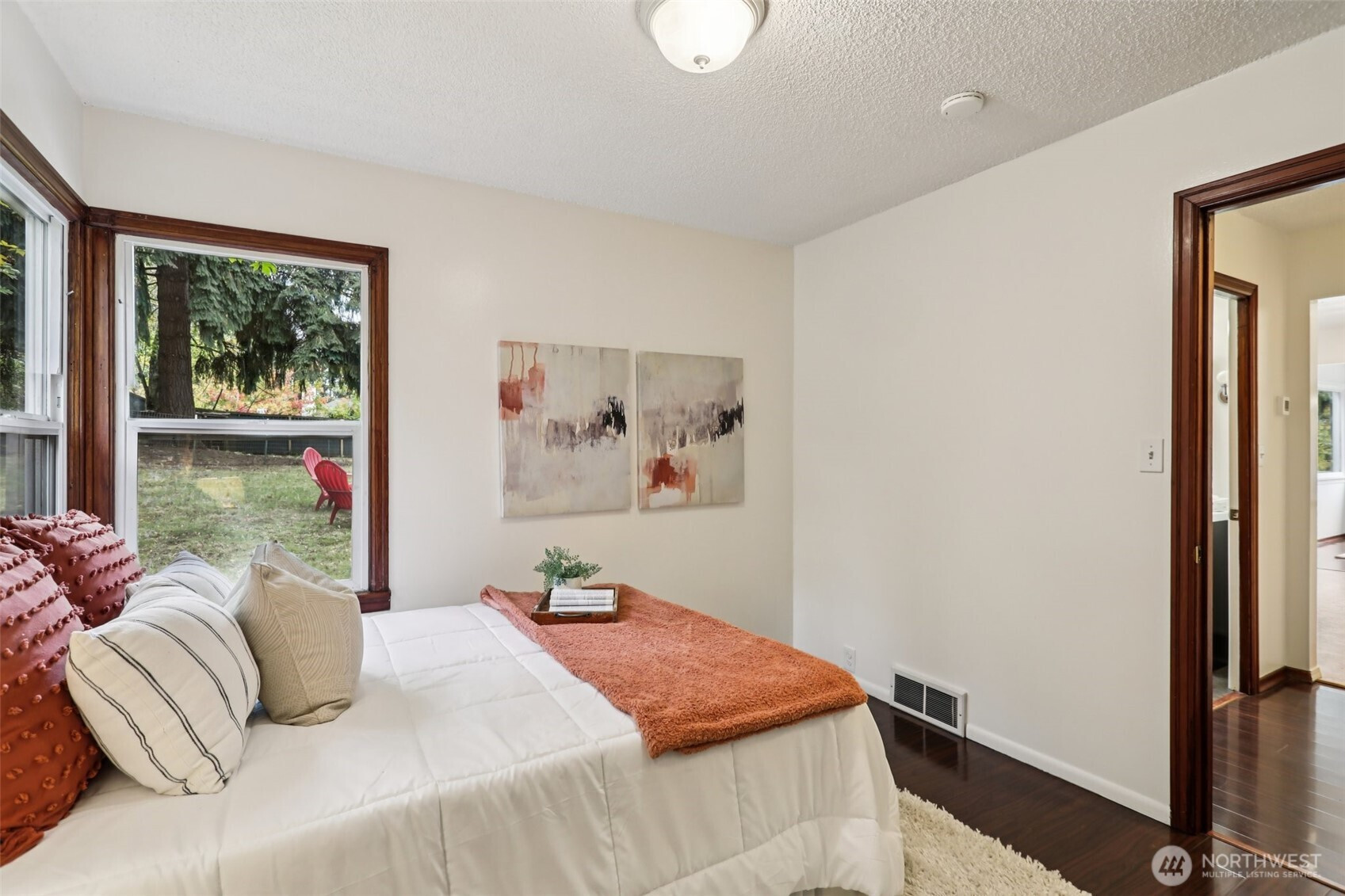 15827 42nd Avenue S, Tukwila, WA 98188