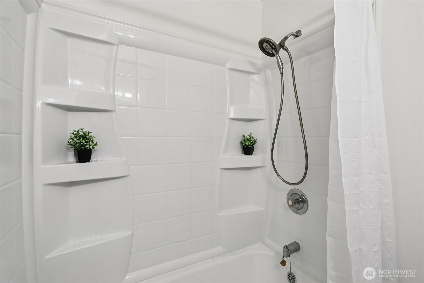 15827 42nd Avenue S, Tukwila, WA 98188