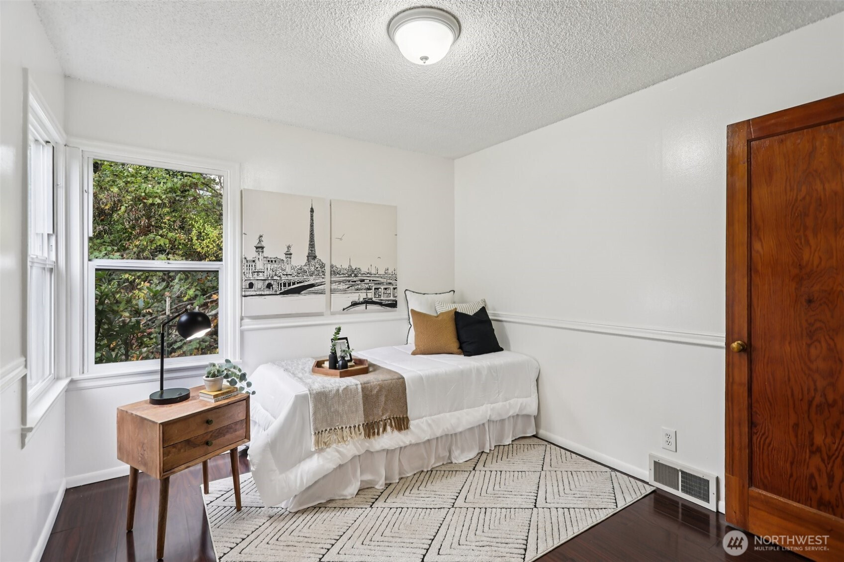 15827 42nd Avenue S, Tukwila, WA 98188