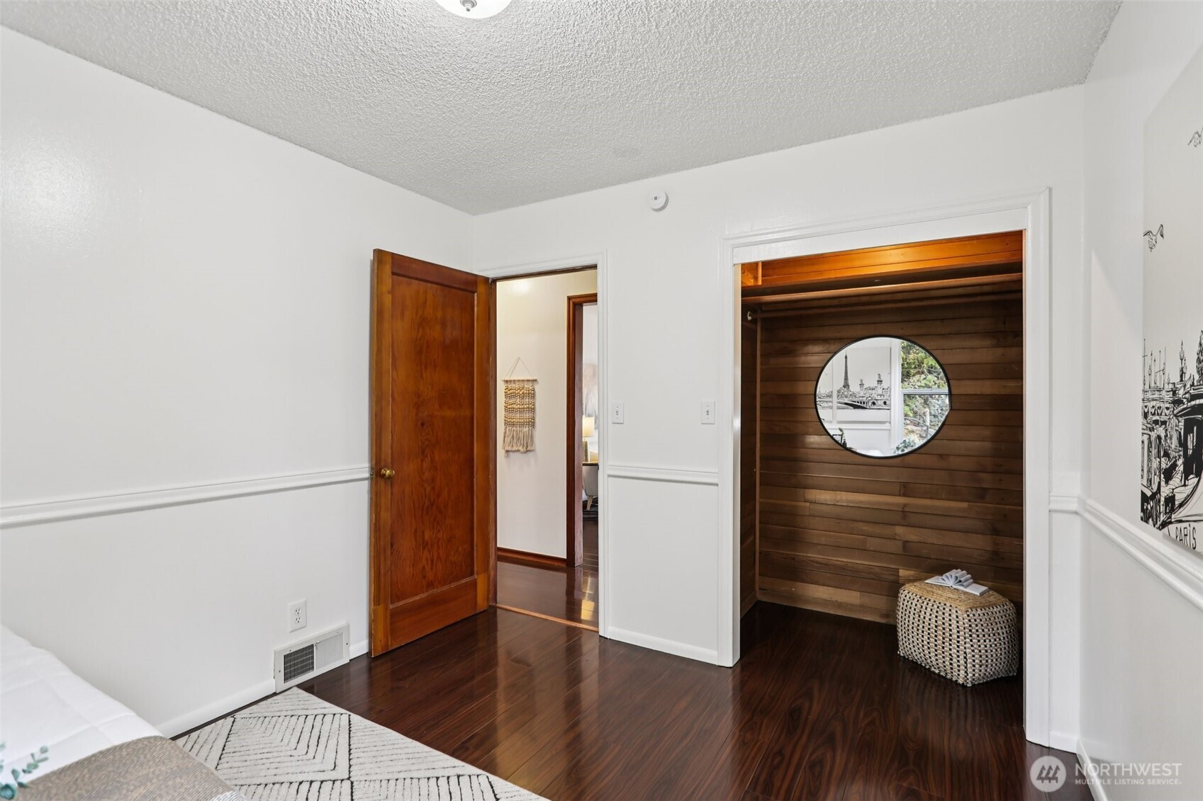 15827 42nd Avenue S, Tukwila, WA 98188