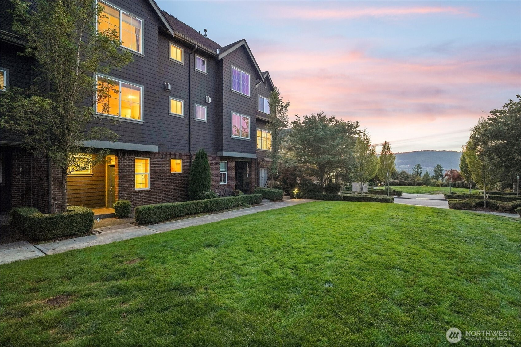 862 3rd Avenue NE, Issaquah, WA 98029