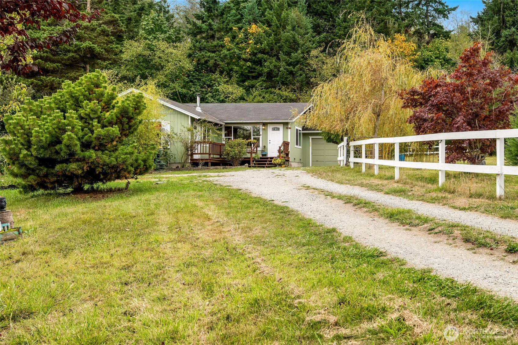85 W Bradley Place, Camano Island, WA 98282