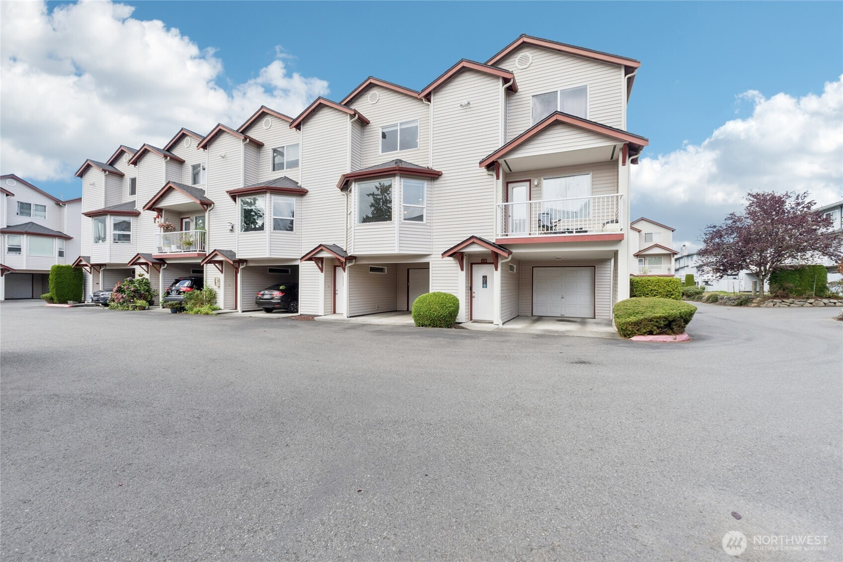8823 Holly Drive, Everett, WA 98208