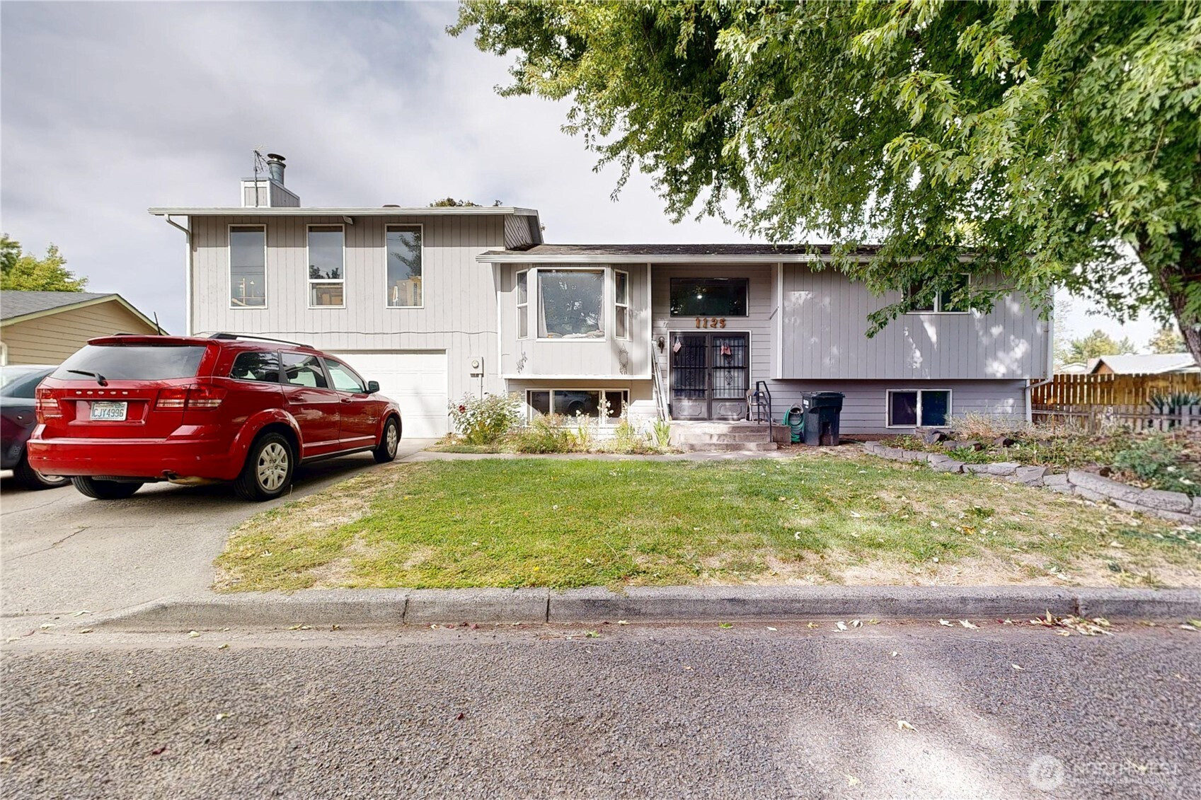 1125 SE Colonial Drive, College Place, WA 99324
