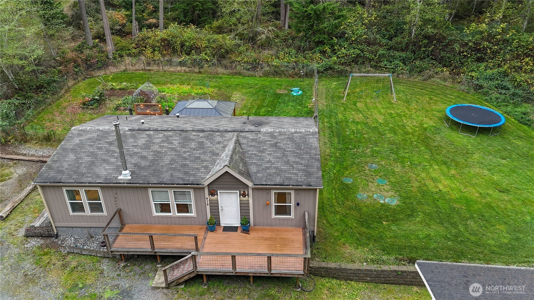 975 Little Valley Lane, Greenbank, WA 98253