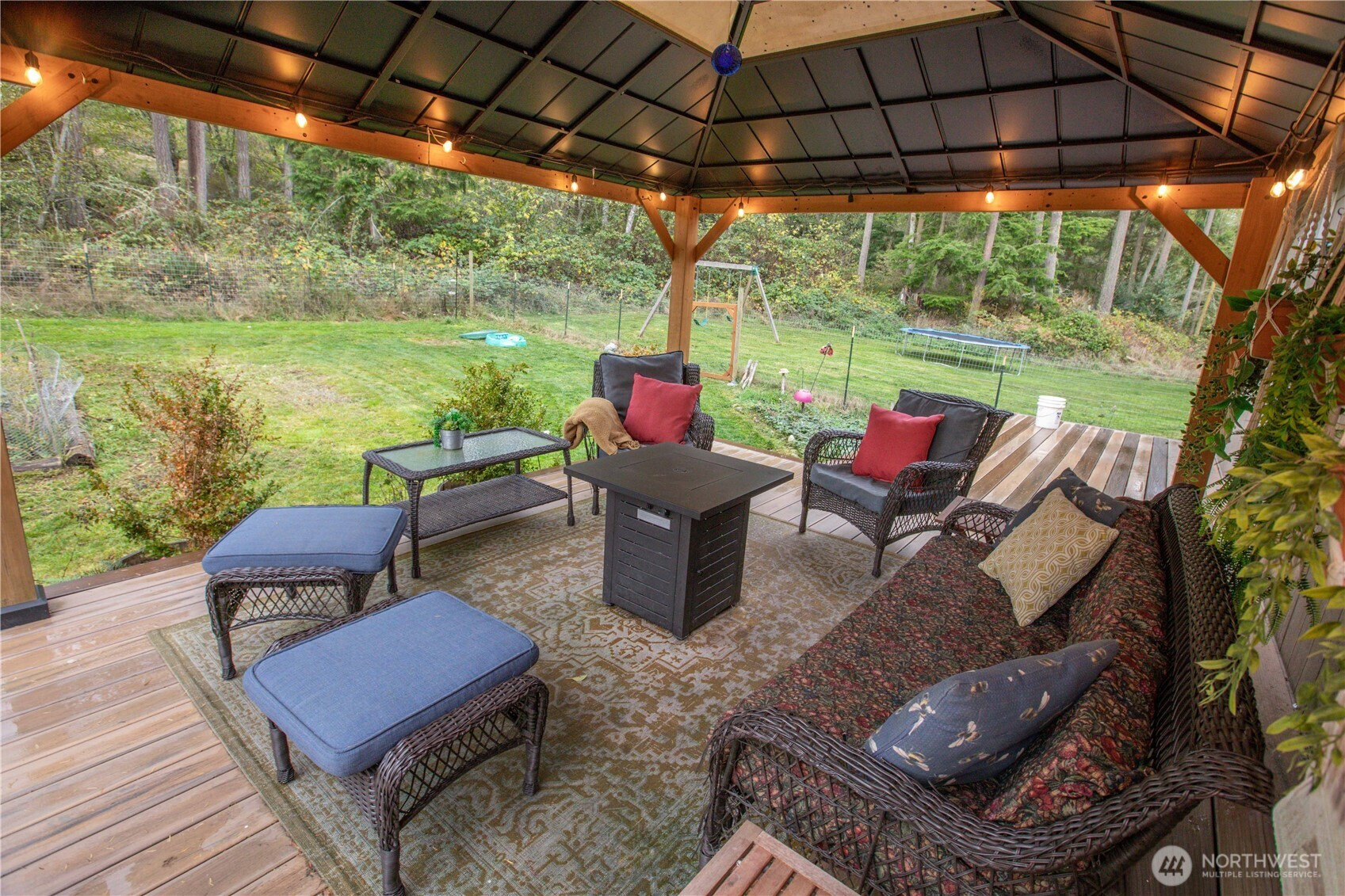 975 Little Valley Lane, Greenbank, WA 98253