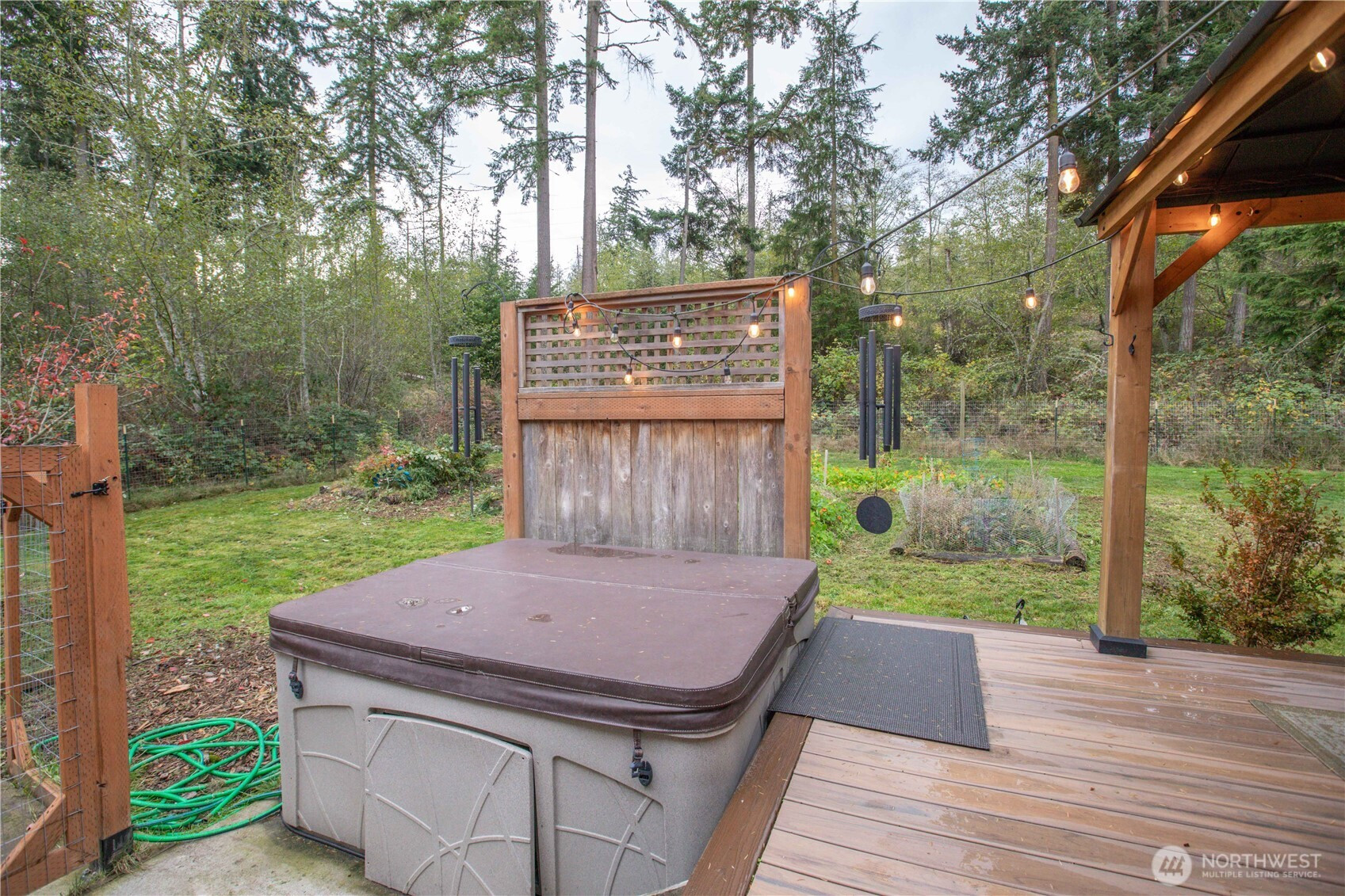 975 Little Valley Lane, Greenbank, WA 98253