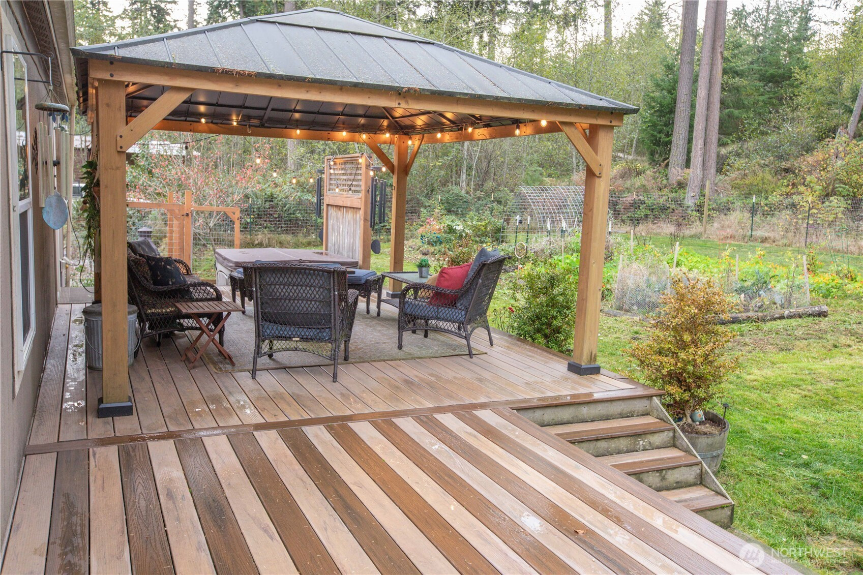 975 Little Valley Lane, Greenbank, WA 98253