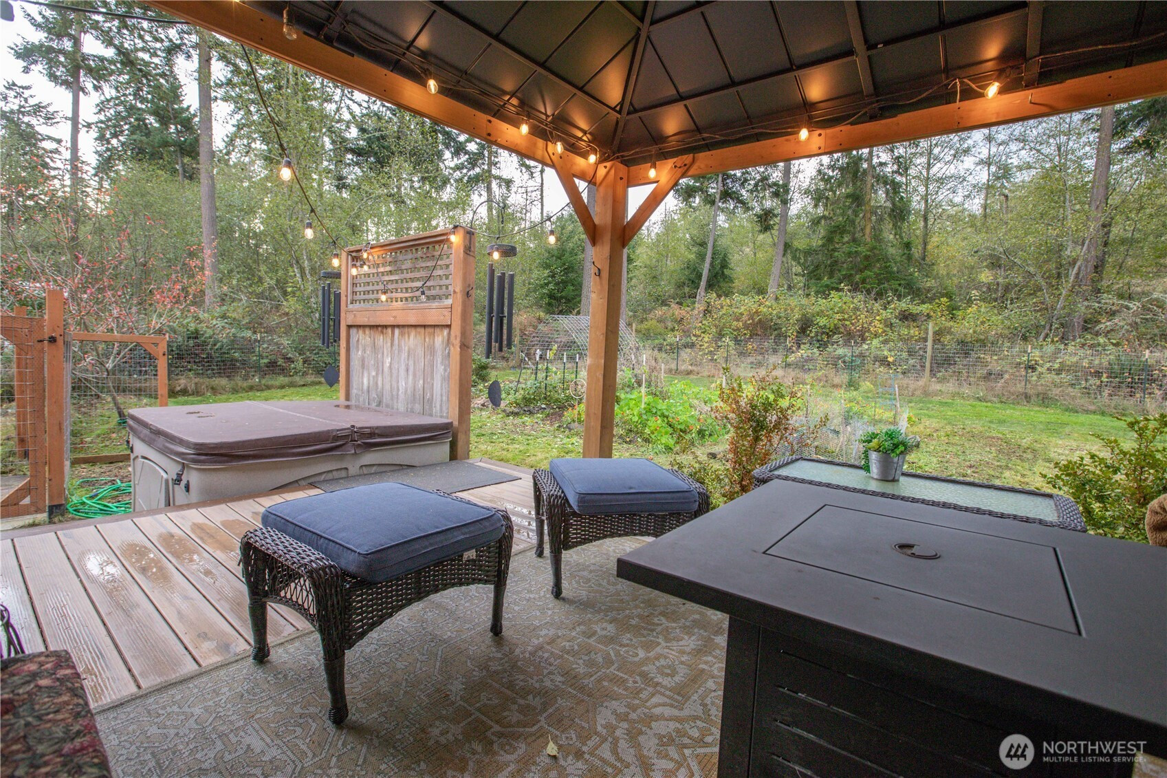 975 Little Valley Lane, Greenbank, WA 98253