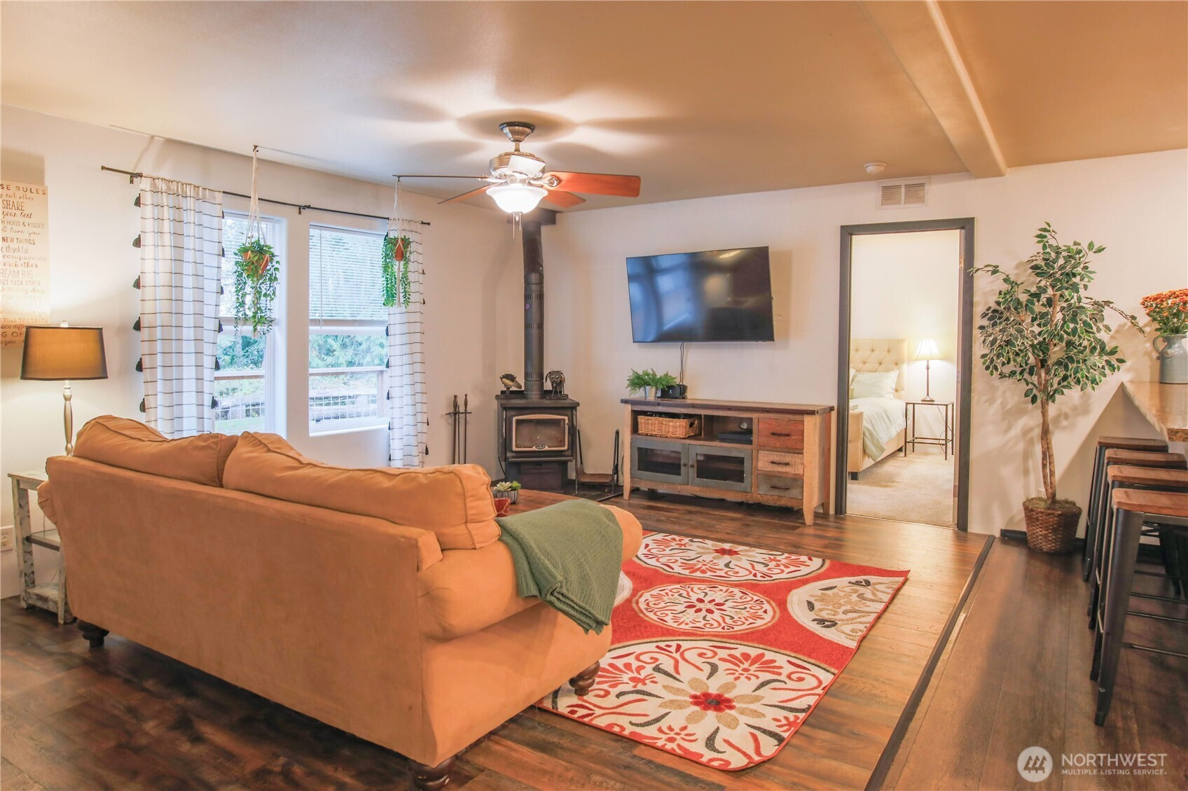 975 Little Valley Lane, Greenbank, WA 98253