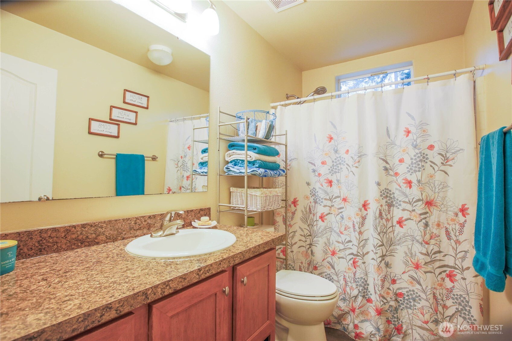 975 Little Valley Lane, Greenbank, WA 98253