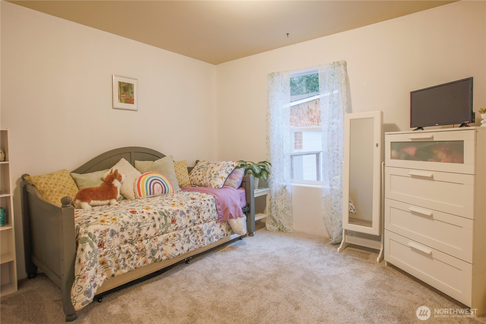 975 Little Valley Lane, Greenbank, WA 98253