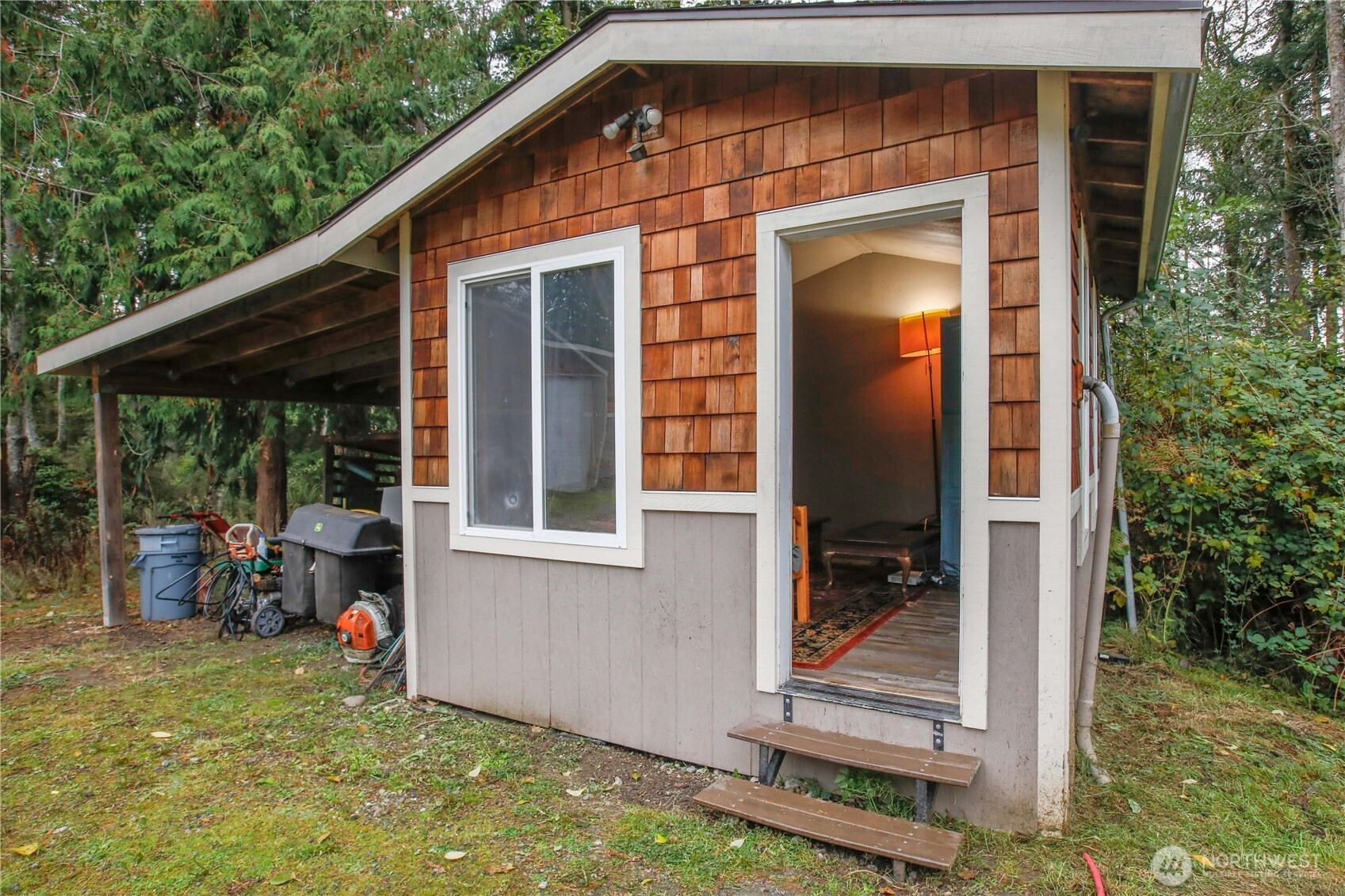 975 Little Valley Lane, Greenbank, WA 98253