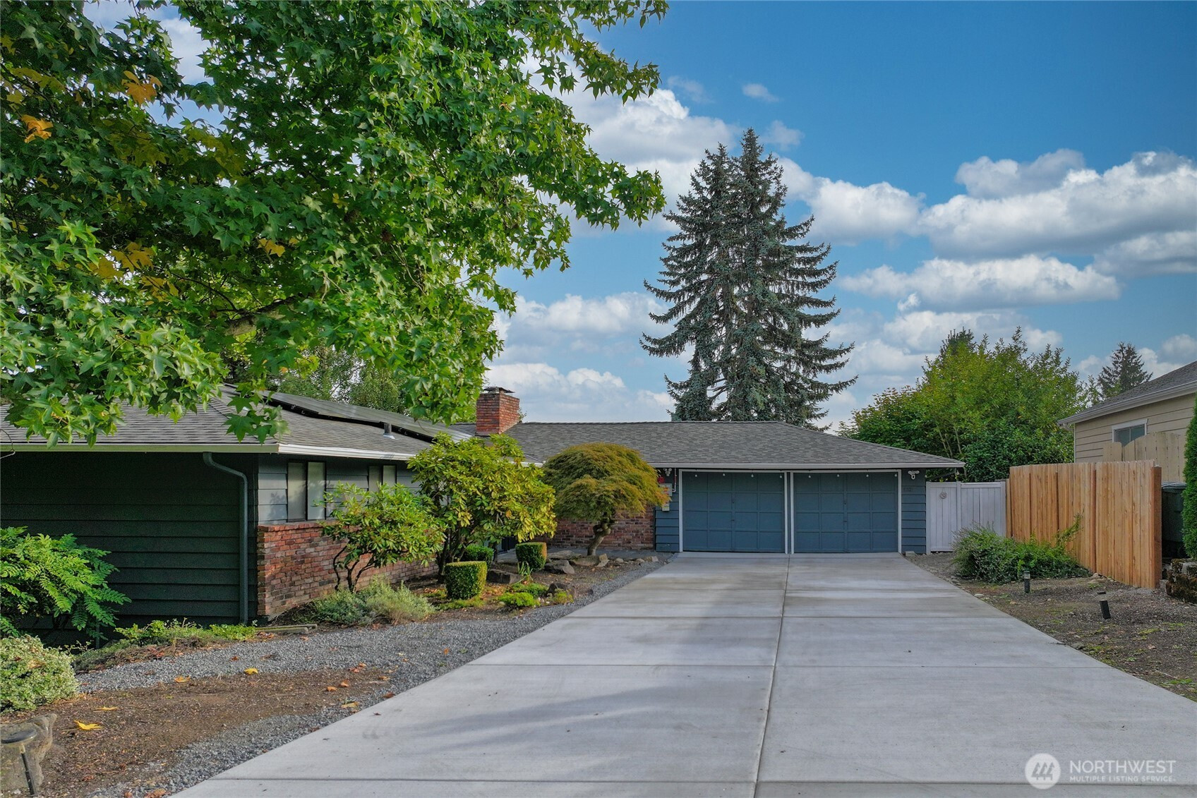 17127 NE 8th Place, Bellevue, WA 98008