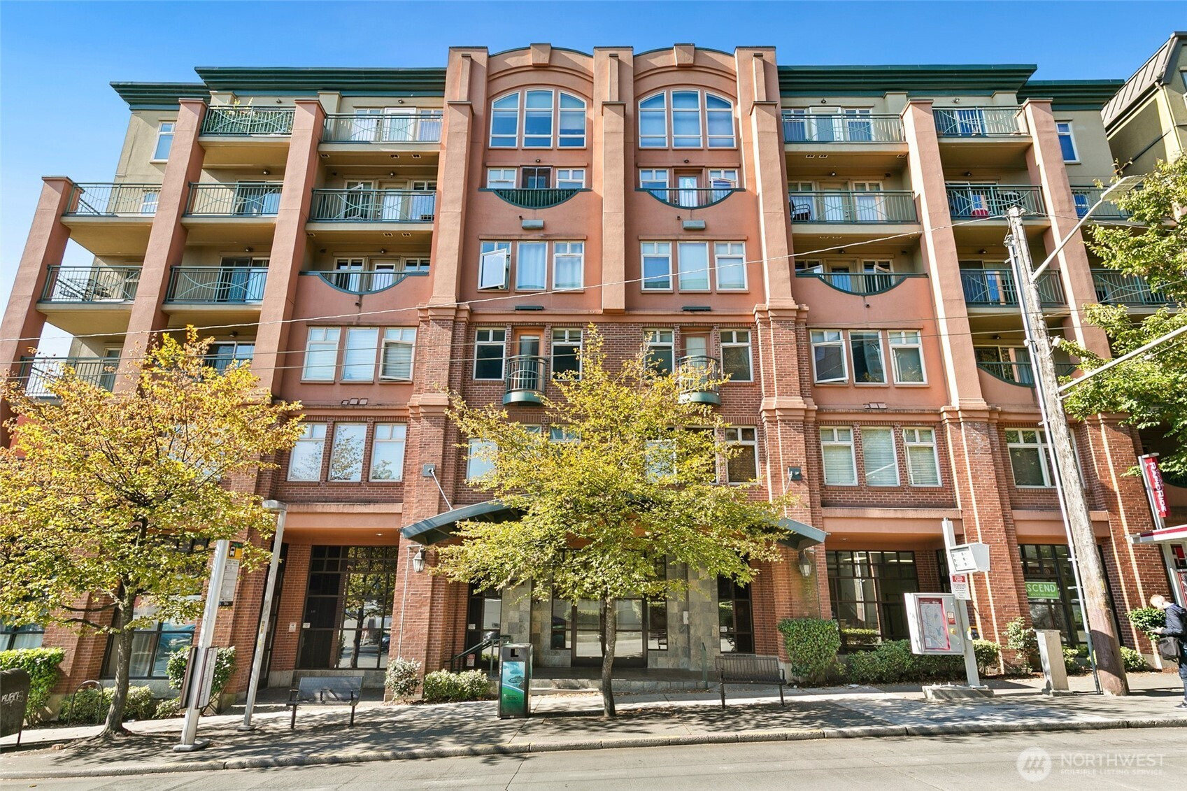 123 Queen Anne Avenue N, Seattle, WA 98109