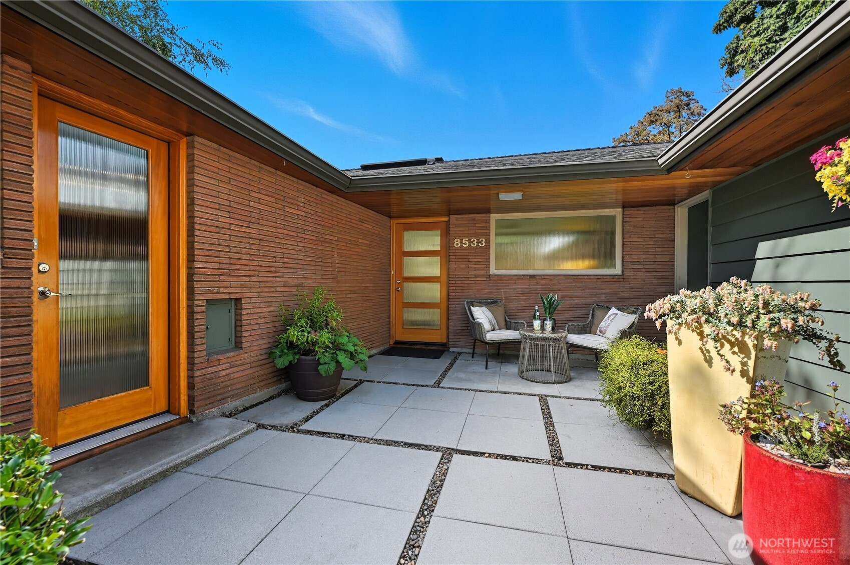 8533 Burke Avenue N, Seattle, WA 98103