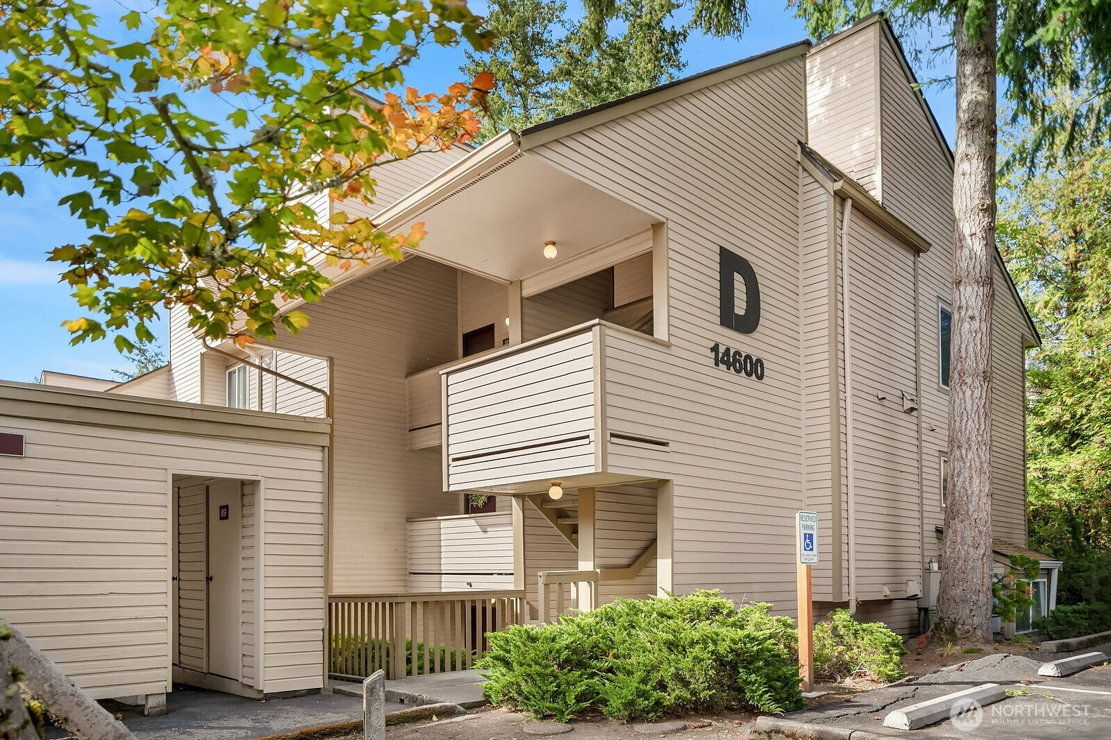 14600 NE 45th Street, Bellevue, WA 98007