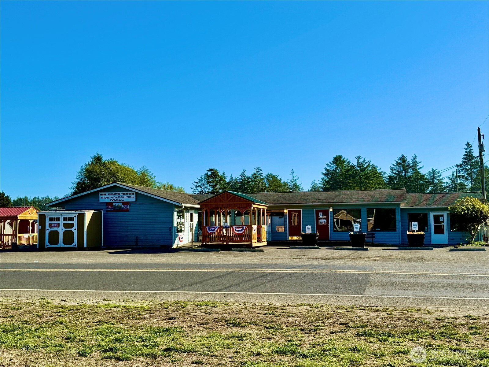 1910 Bay Avenue, Ocean Park, WA 98640